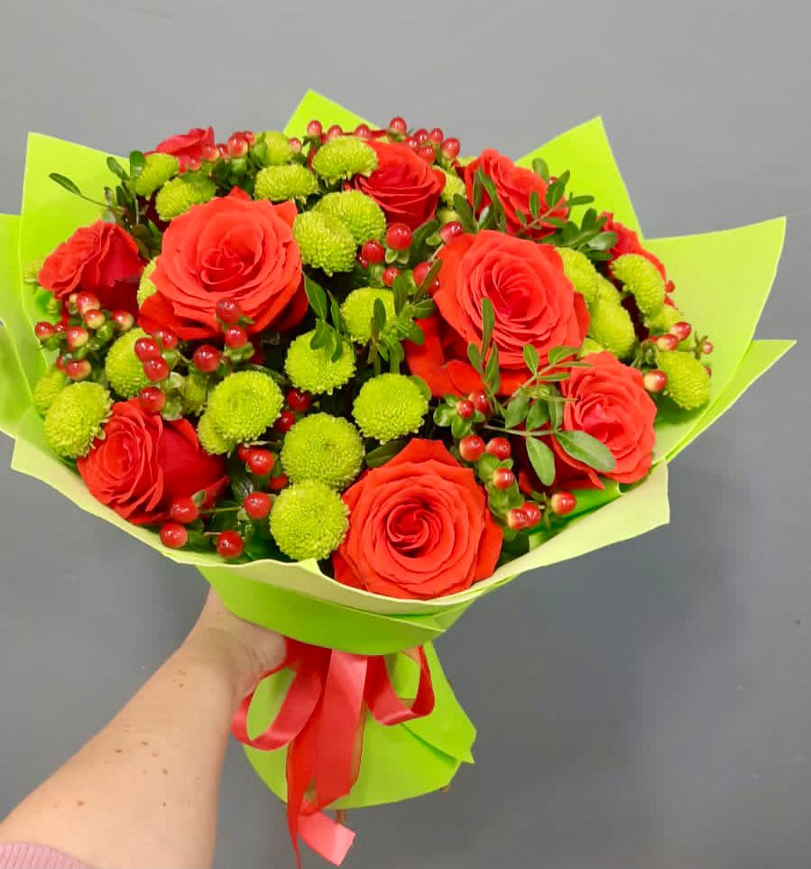 Букет цветов из: Хризантемы и Розы в Кондрово