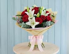Букет цветов из:  Лилии и Розы в Кондрово