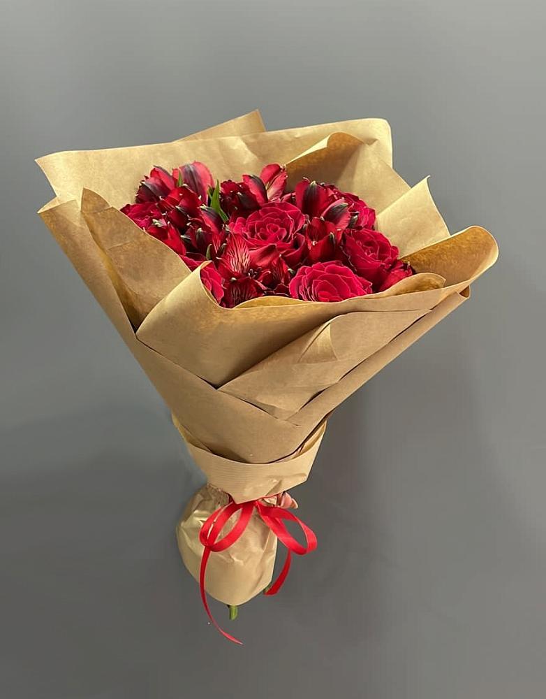 Букет цветов из: Альстромерии и Розы в Кондрово