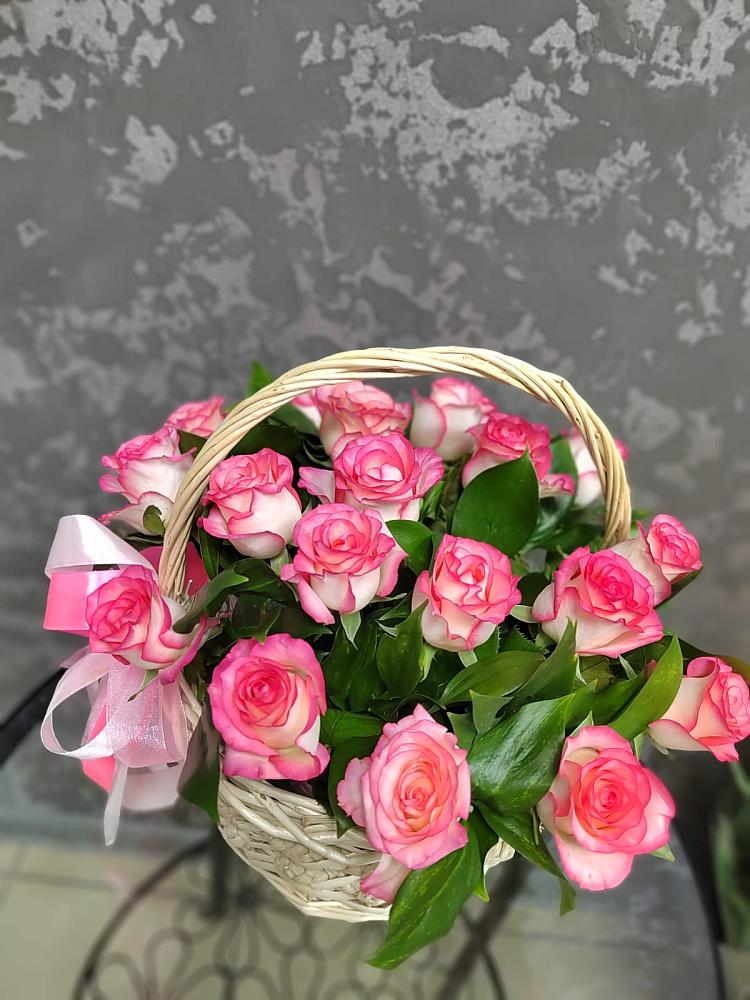 Цветочная композиция из Розы в корзине в Кондрово