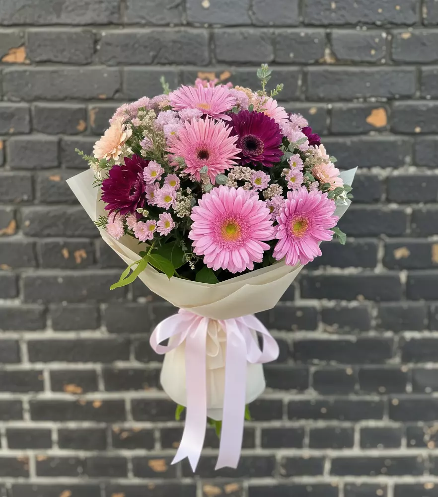 Букет цветов из: Герберы и Хризантемы в Кондрово