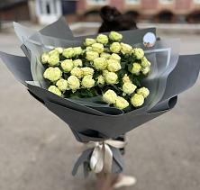 Букет Белые кустовые розы Солинеро в Кондрово