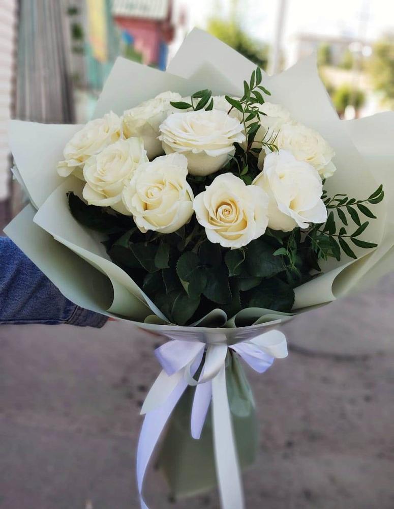 Букет Белые розы Проуд в Кондрово