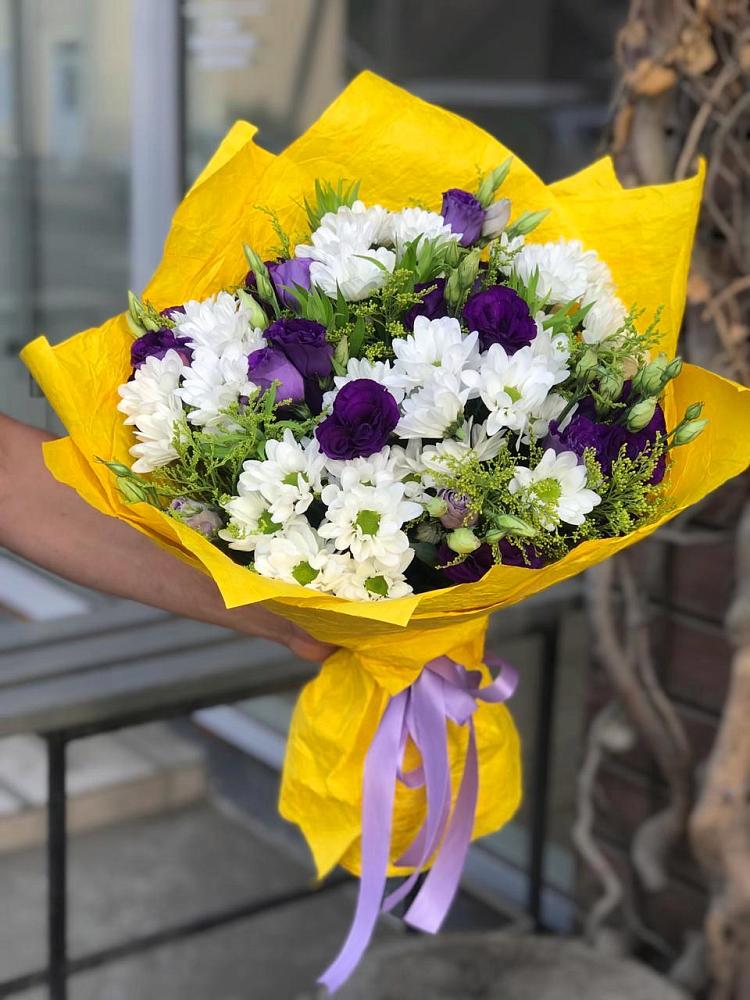Букет цветов из: Ирисы, Хризантемы и Ромашки в Кондрово