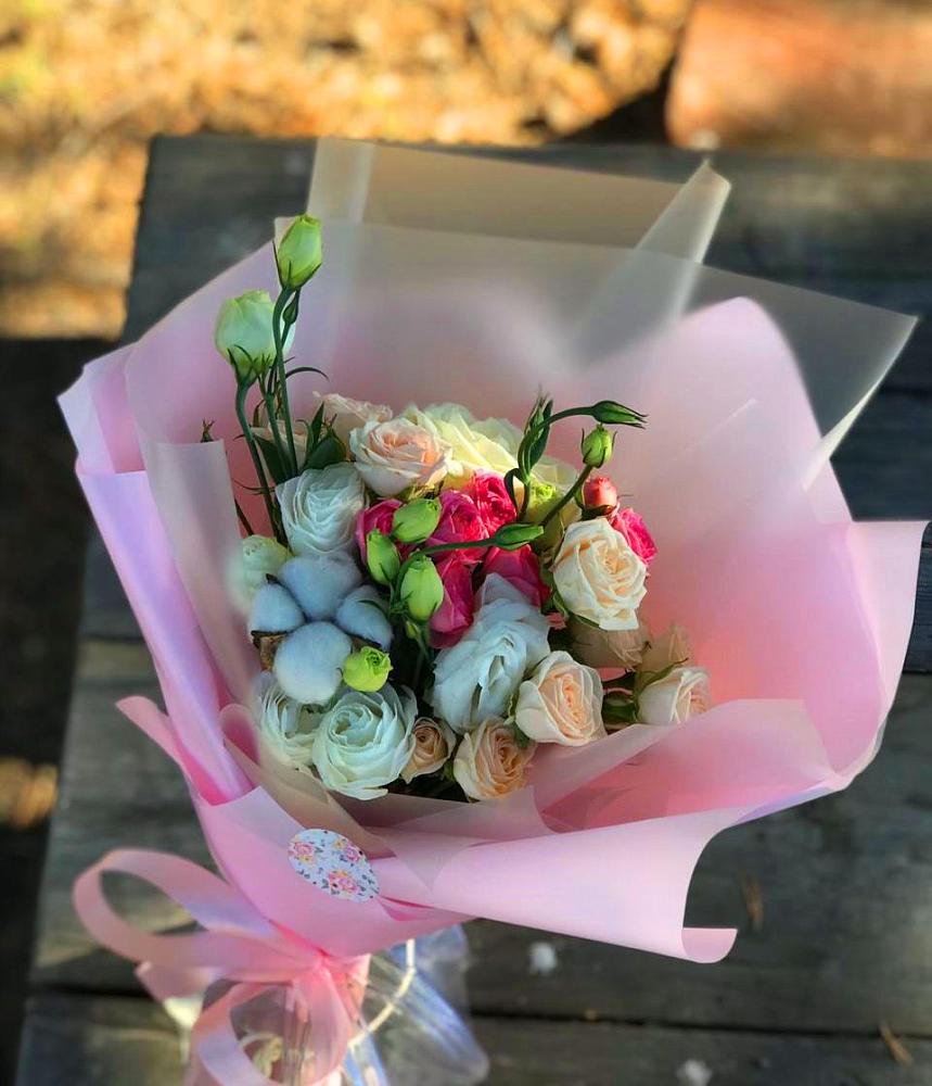 Букет цветов из: Розы и Лизиантусы в Кондрово