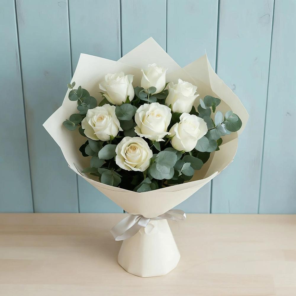 Букет Белые розы в Эвкалипте в Кондрово