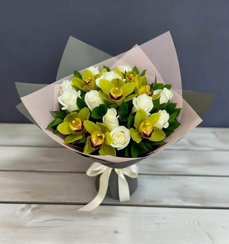 Букет цветов из: Орхидеи и Розы в Кондрово