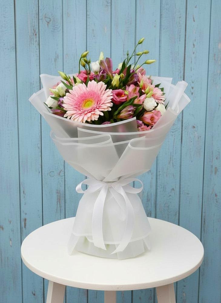 Букет цветов из: Герберы, Альстромерии и Лизиантусы в Кондрово