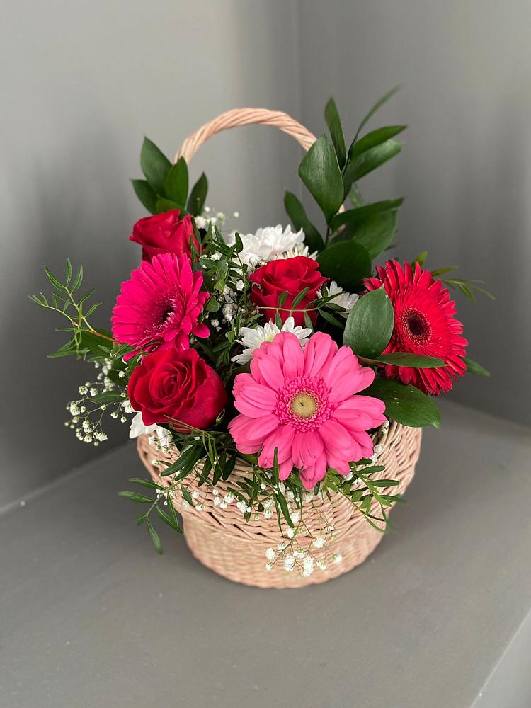 Цветочная композиция из Розы, Хризантемы и Герберы в корзине в Кондрово