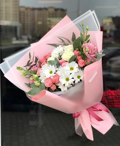 Букет цветов из: Розы, Лизиантусы и Хризантемы в Кондрово