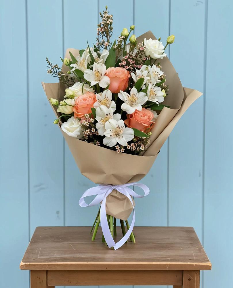 Букет цветов из: Альстромерии, Лизиантусы, Розы и Хризантемы в Кондрово